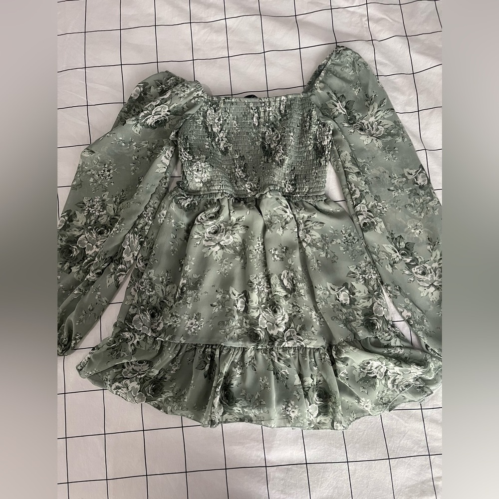Streetwear Society Green Floral Square Neck Ruched Dress. Size Small
